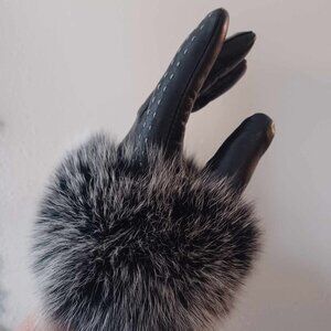 Luxurious Black Leather Gloves with Silver Fox Fur Cuff